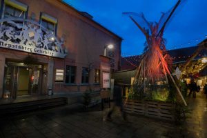 Weihnachtsmarkt Dresden-Neustadt an der Scheune mit Verkauf und Verkostung von Whisky, Gin, Rum